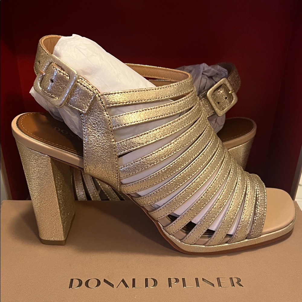 Donald J. Pliner Platino Metallic Heels